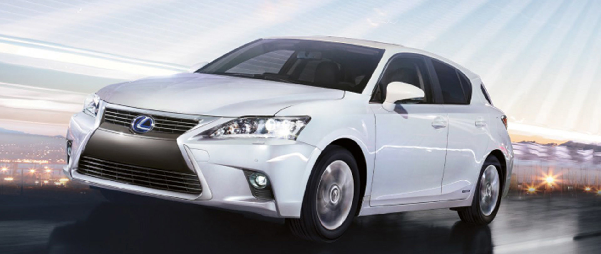THE WORLD'S FIRST PREMIUM HYBRID HATCHBACK - CT200H